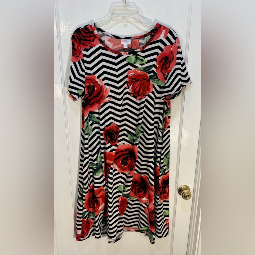 LuLaRoe Women's Large Black & white Chevron Patterned Dress with Red Roses